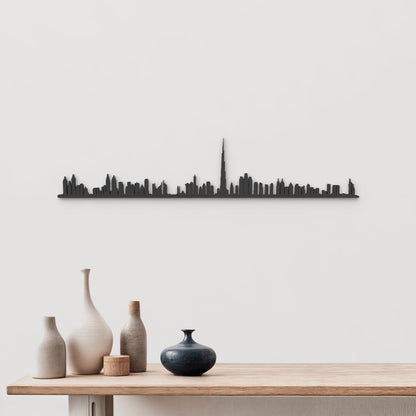 Silueta skyline de Dubái en madera negra con el Burj Khalifa como protagonista.