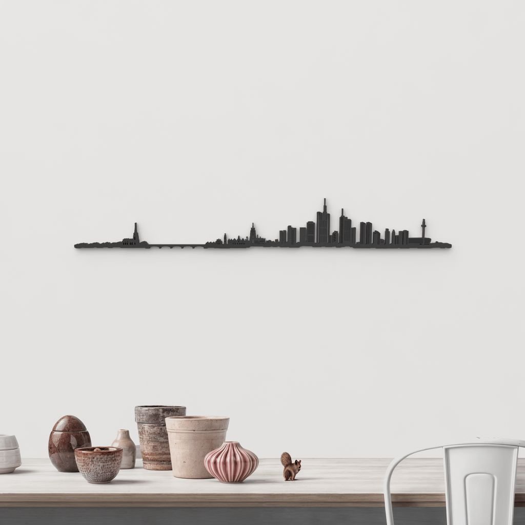 Silueta skyline de Frankfurt en madera color negro para decoración mural.