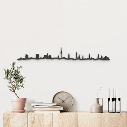 Silueta skyline de Hamburgo en madera color negro para decoración mural.