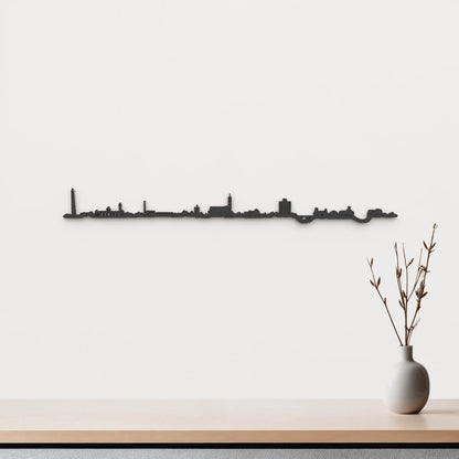 Silueta skyline de Terrassa en madera de abedul color negro para decoración mural.