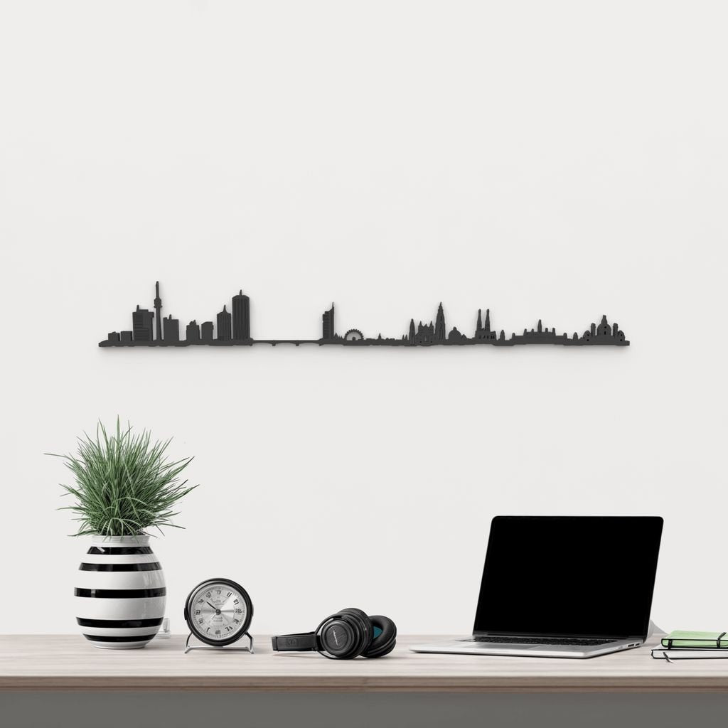 Silueta skyline de Wien en madera de abedul color negro para decoración mural.