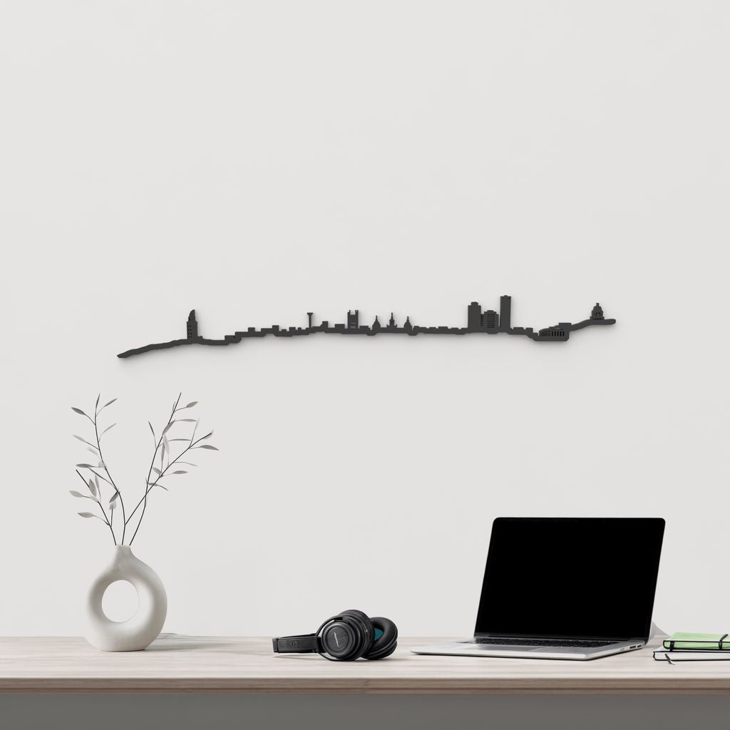 Skyline A Coruña de madera negra con la Torre de Hércules, silueta decorativa de pared.