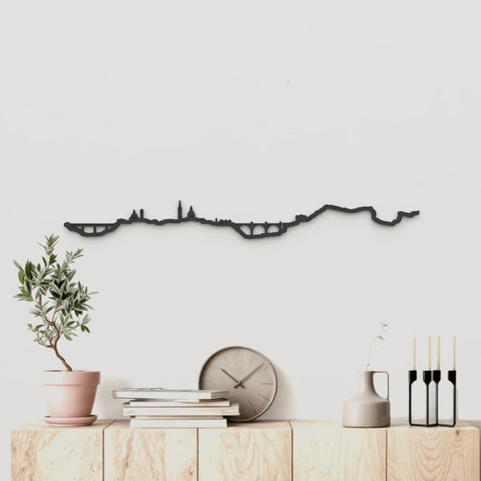 Skyline Alcoy de madera negra, silueta decorativa de pared.