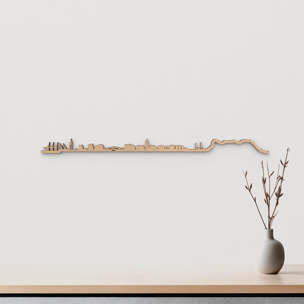Silueta skyline de Algeciras en madera marrón para colgar en pared.