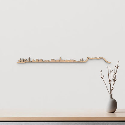 Silueta skyline de Algeciras en madera marrón para colgar en pared.
