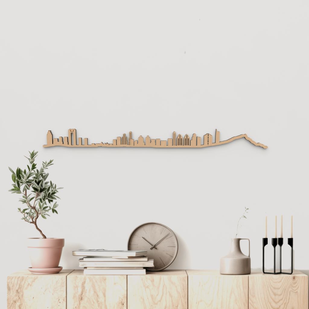 Skyline Benidorm de madera marrón para decoración de pared.