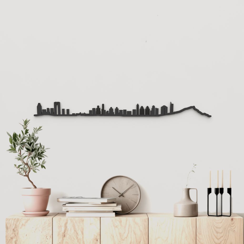 Skyline Benidorm de madera negra, silueta decorativa de pared.