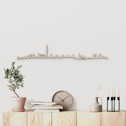 Silueta skyline de Berlín en madera natural para decoración mural.