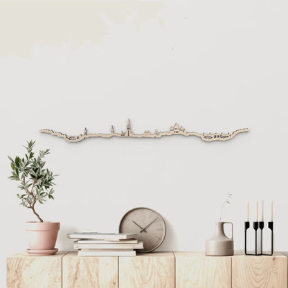 Silueta skyline de Berna en madera natural para decoración mural.