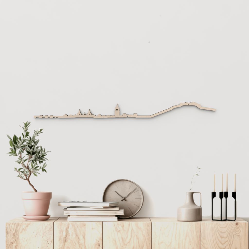 Silueta skyline de Burgo de Osma en madera natural para decoración mural.