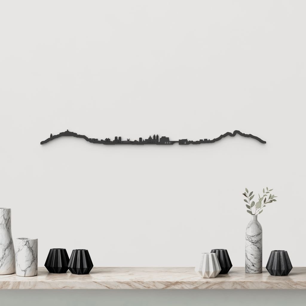 Skyline Ceuta de madera negra, silueta decorativa de pared.