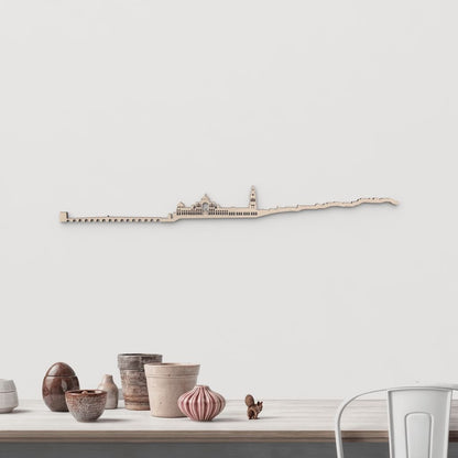 Silueta skyline de Córdoba en madera natural para decoración de interiores.