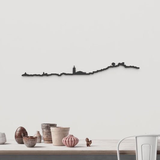 Skyline Cortegana de madera negra, silueta decorativa de pared.
