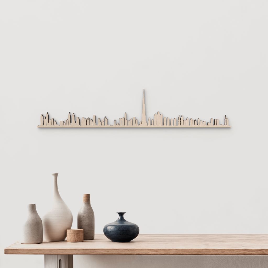 Silueta de Dubái en madera natural para decoración mural contemporánea.