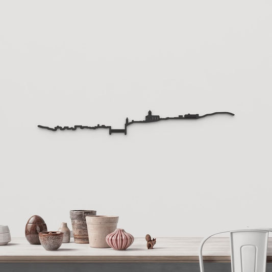 Skyline Girona de madera negra, silueta decorativa de pared.