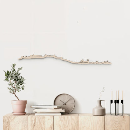Silueta skyline de Granada en madera de abedul natural para decoración mural.