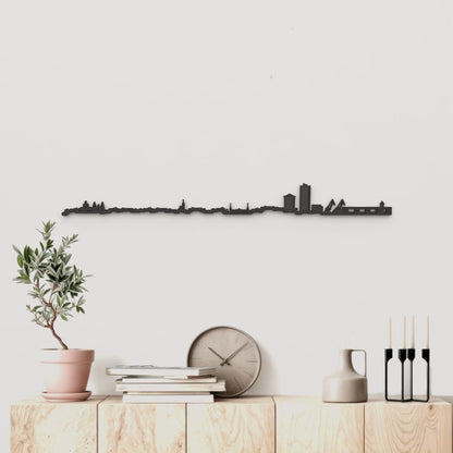 Skyline Huelva de madera negra, silueta decorativa de pared.