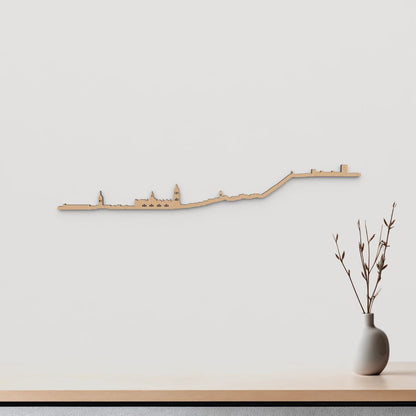 Skyline Jaén de madera marrón para decoración de pared.