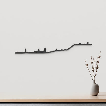 Skyline Jaén de madera negra, silueta decorativa de pared.