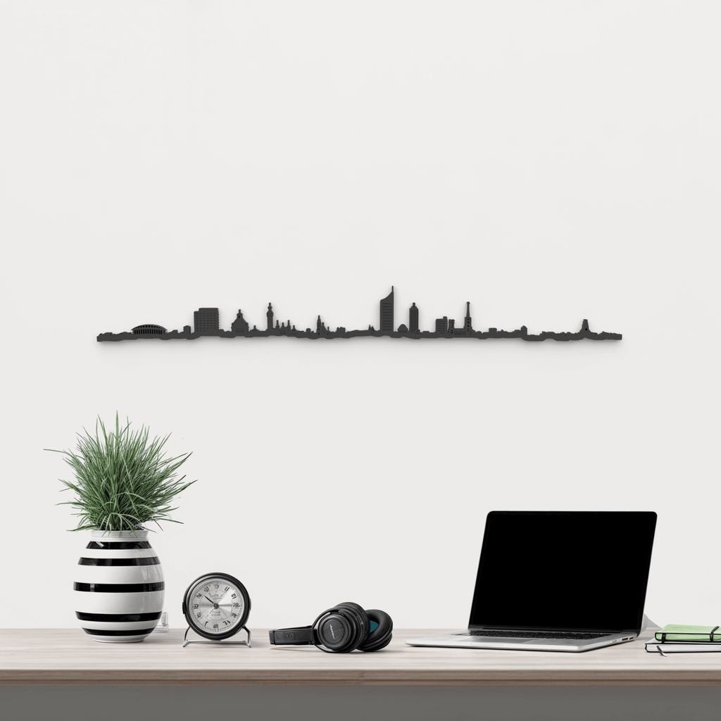 Skyline Leipzig de madera negra, silueta decorativa de pared.