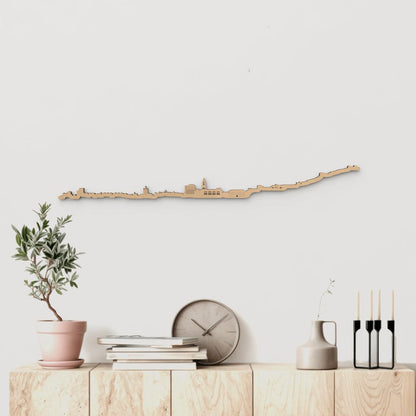 Skyline Málaga de madera marrón para decoración de pared.