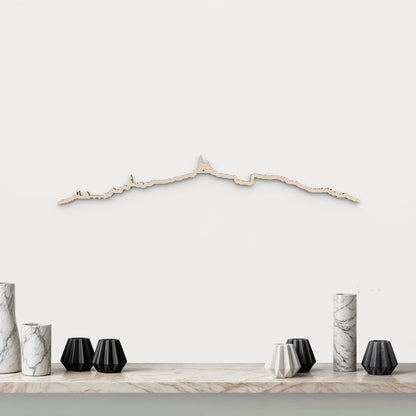 Skyline Marsella en madera natural para decoración mural.