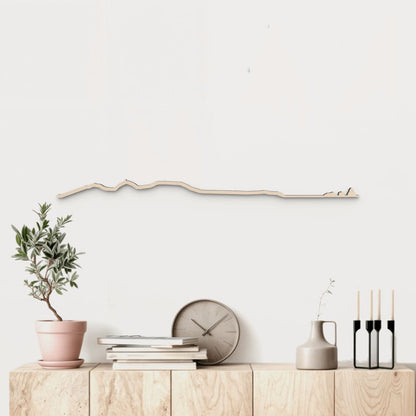 Skyline Massís del Montgrí en madera natural para decoración mural.