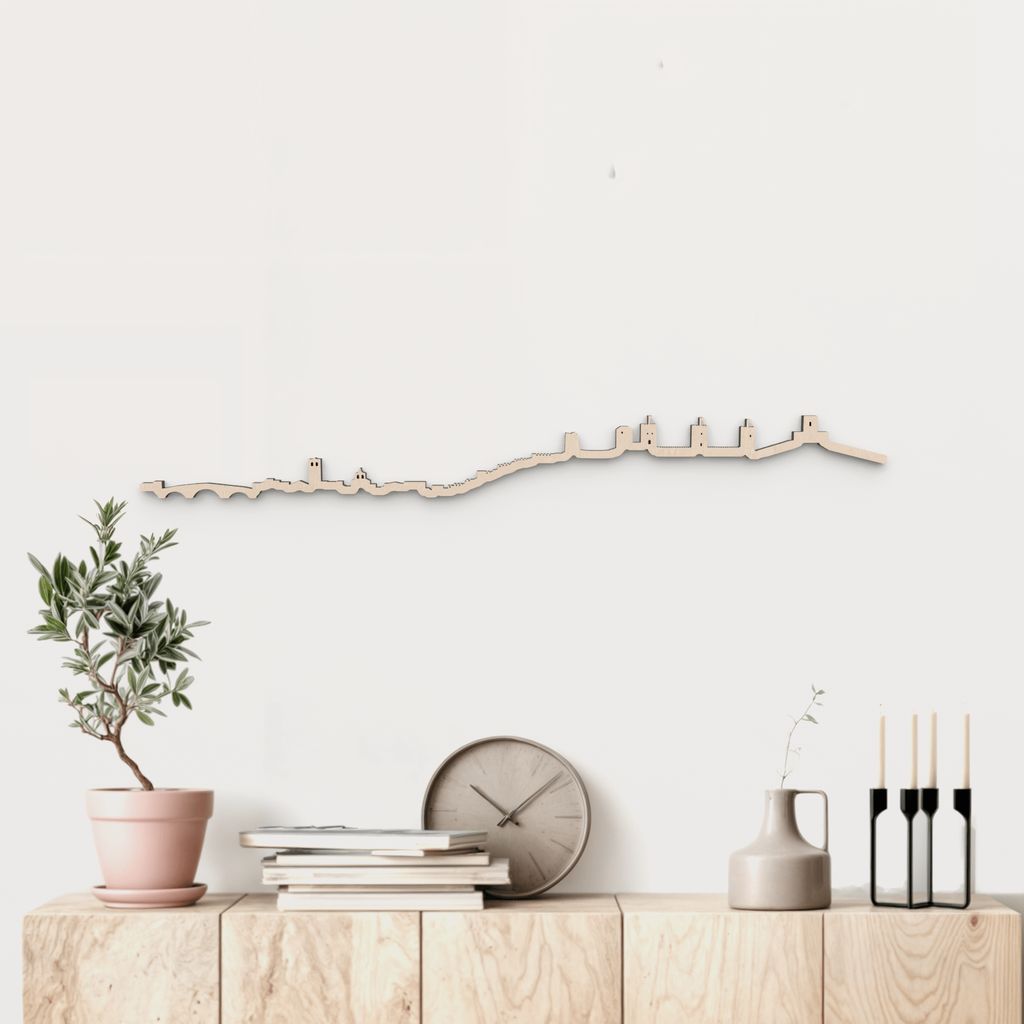 Silueta skyline de Molina de Aragón en madera natural para decoración mural.