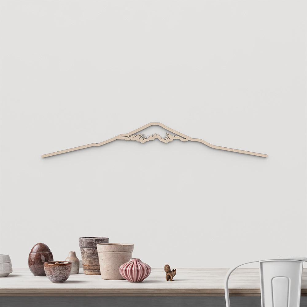 Skyline Monte Fuji en madera natural para decoración mural.