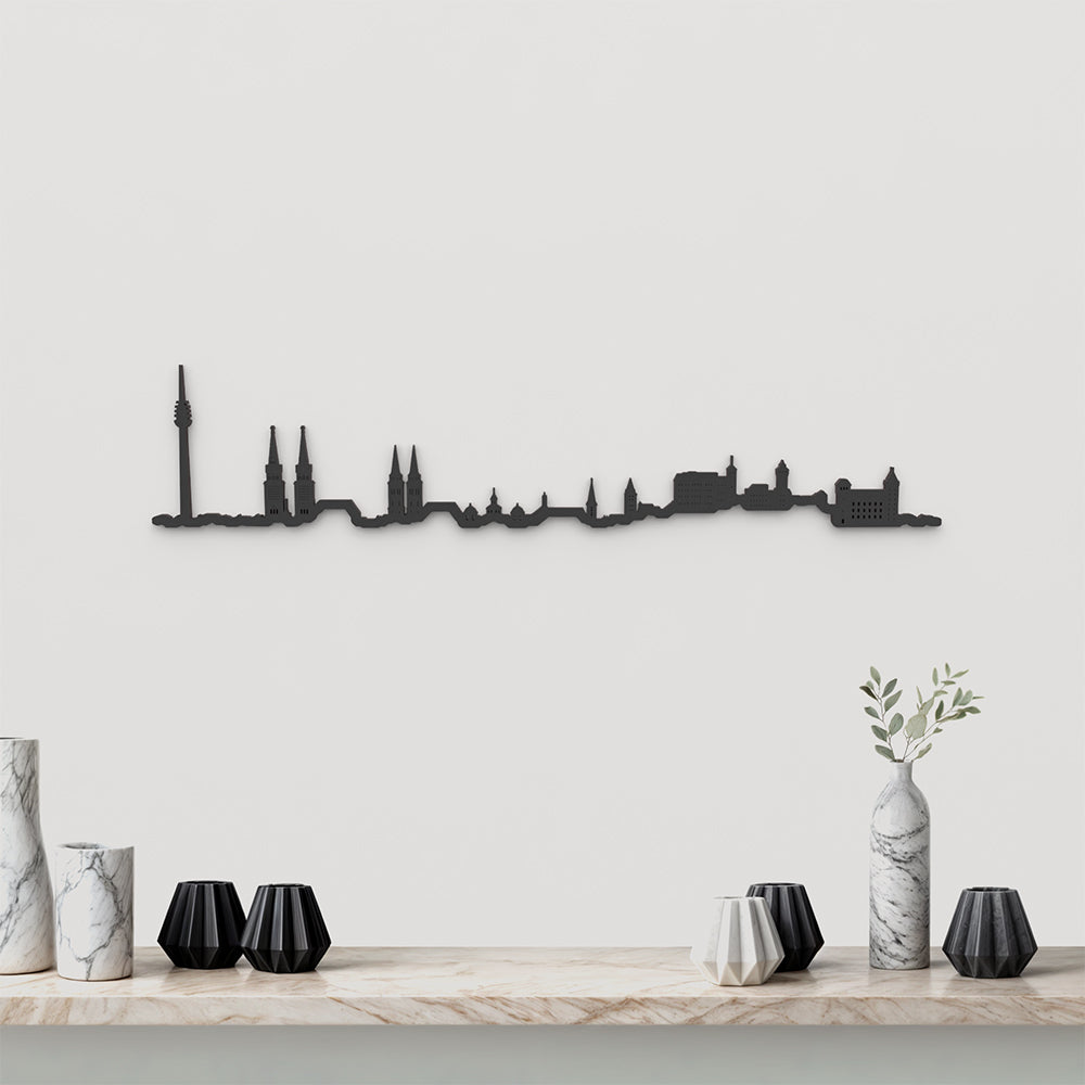 Skyline Nuremberg de madera negra, silueta decorativa de pared.