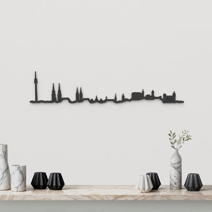 Skyline Nuremberg de madera negra, silueta decorativa de pared.