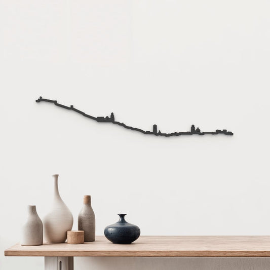 Skyline Orihuela de madera negra, silueta decorativa de pared.