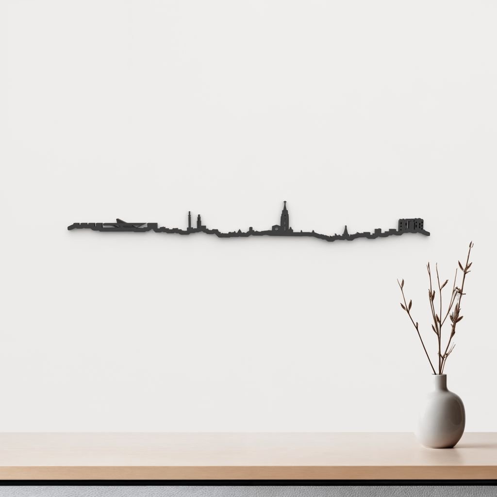 Skyline Oviedo de madera negra, silueta decorativa de pared.