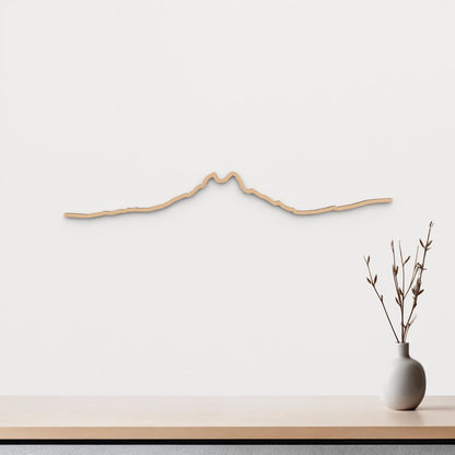 Skyline Pedraforca de madera marrón para decoración de pared.