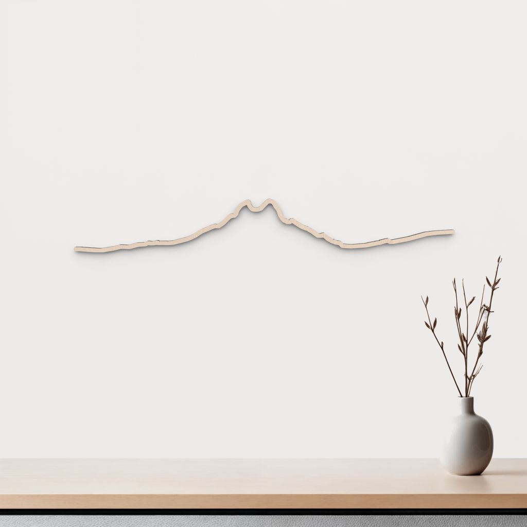 Skyline Pedraforca en madera natural para decoración mural.