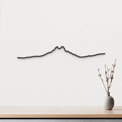 Skyline Pedraforca de madera negra, silueta decorativa de pared.