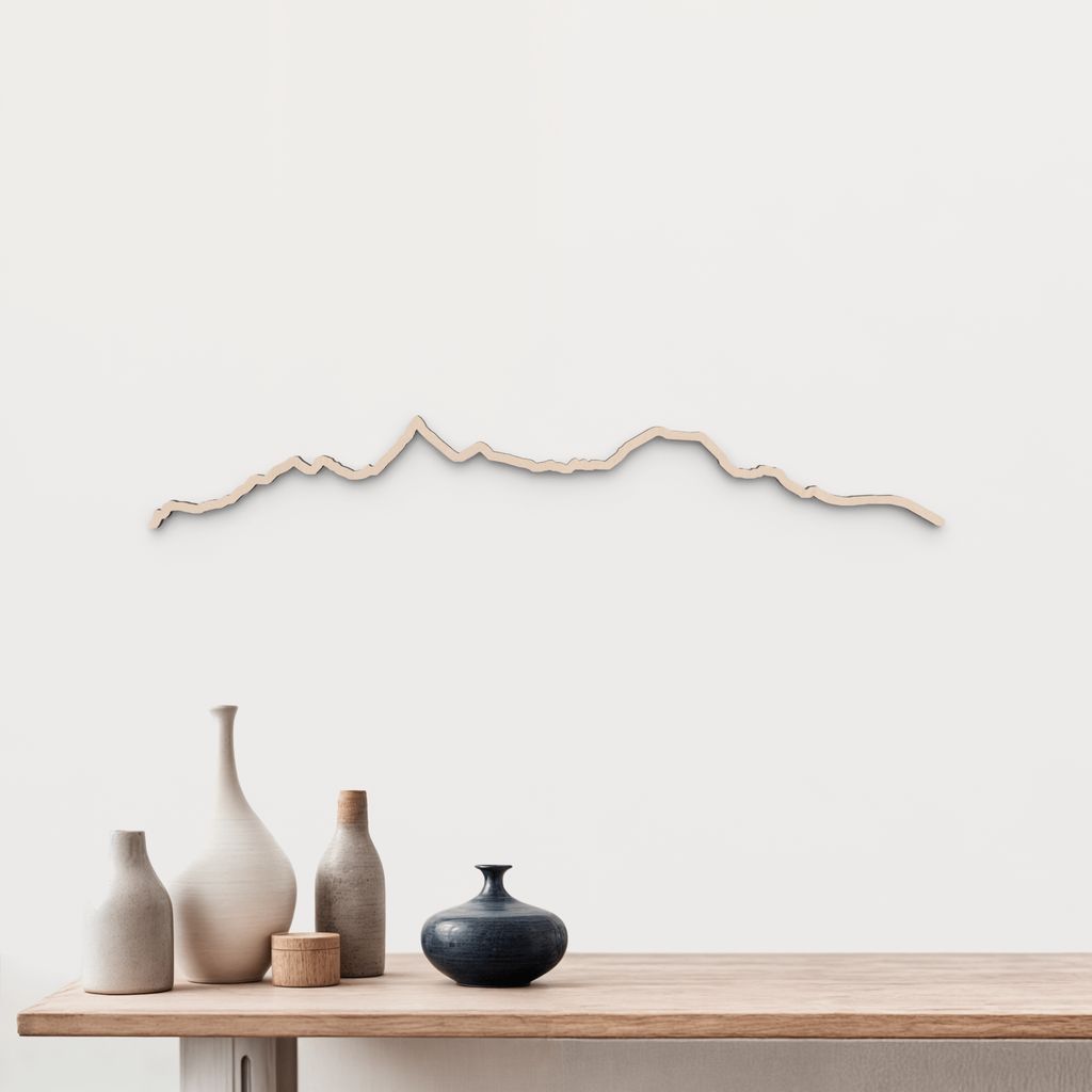 Skyline Pirineos en madera natural para decoración mural.