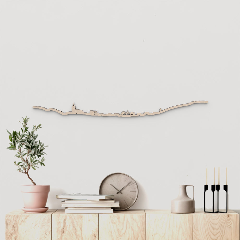 Skyline Puertollano en madera natural para decoración mural.