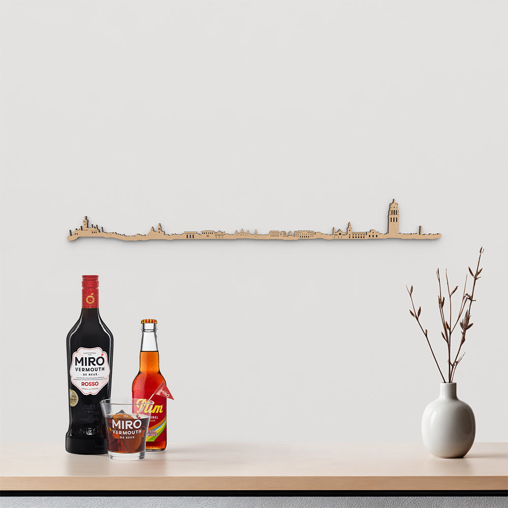 Skyline Reus de madera marrón para decoración de pared.