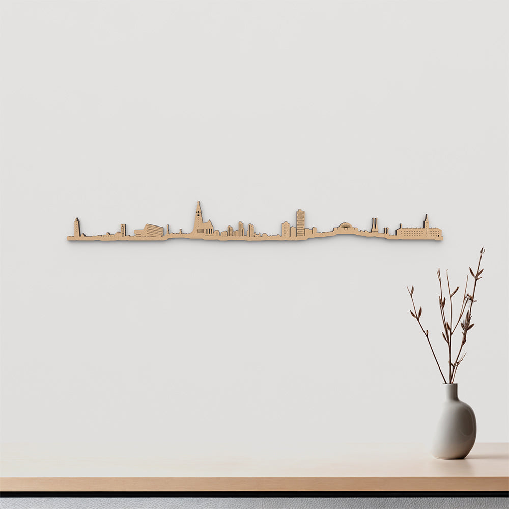 Skyline Reikiavik de madera marrón para decoración de pared.