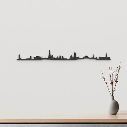 Skyline Reikiavik de madera negra, silueta decorativa de pared.