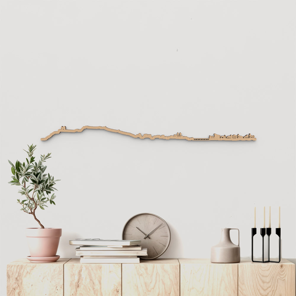 Skyline Ribadesella de madera marrón para decoración de pared.