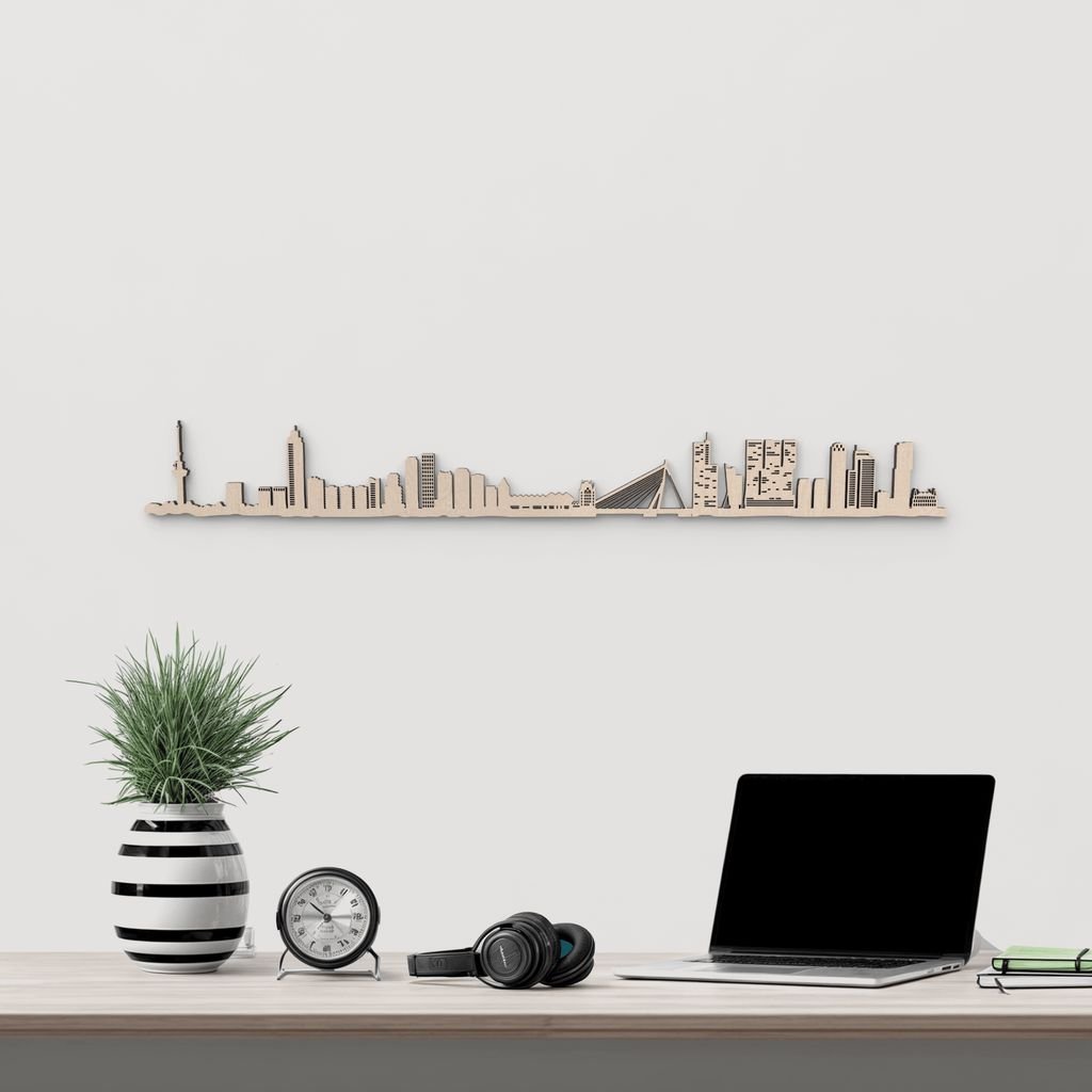 Silueta skyline de Rotterdam en madera natural para decoración mural.