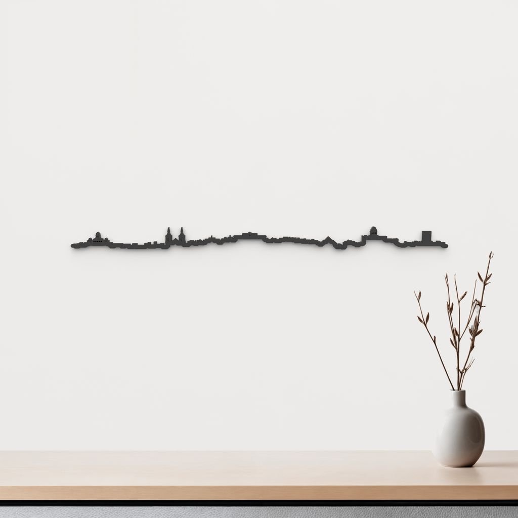 Skyline San Fernando de madera negra, silueta decorativa de pared.