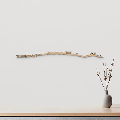 Skyline Santander de madera marrón para decoración de pared.