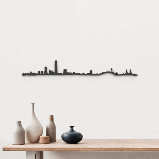 Skyline Santiago de Chile de madera negra, silueta decorativa de pared.