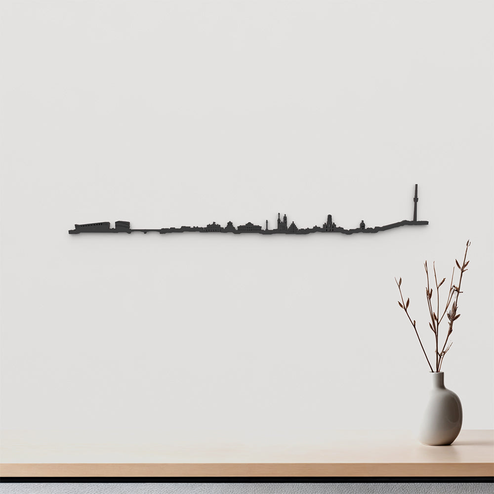 Skyline Stuttgart de madera negra, silueta decorativa de pared.