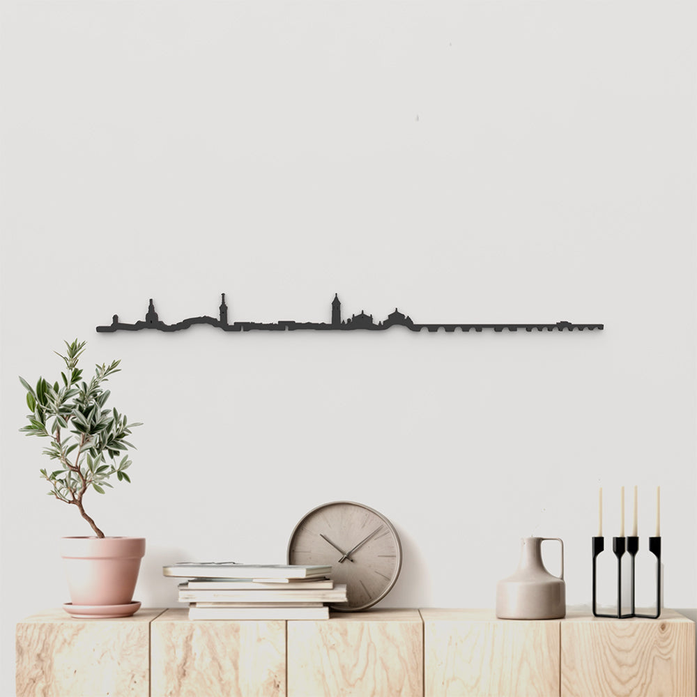 Skyline Talavera de la Reina de madera negra, silueta decorativa de pared.