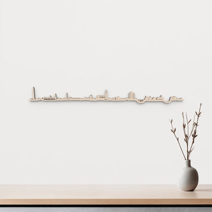 Silueta skyline de Terrassa en madera de abedul natural para decoración mural.