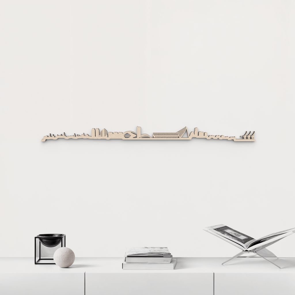 Silueta skyline de Valencia en madera de abedul natural para decoración mural.